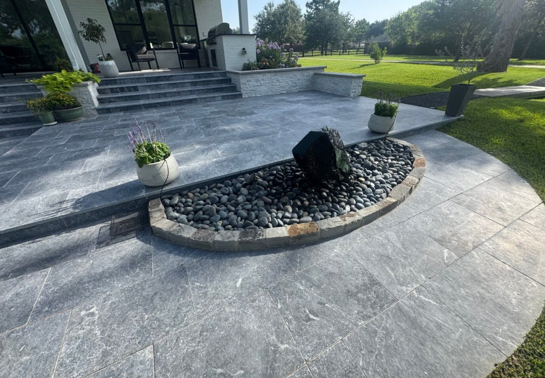 Modern decorative concrete patio with custom finishing in Burien, WA